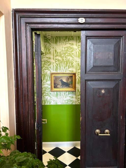 The Grand Tour Bed and breakfast